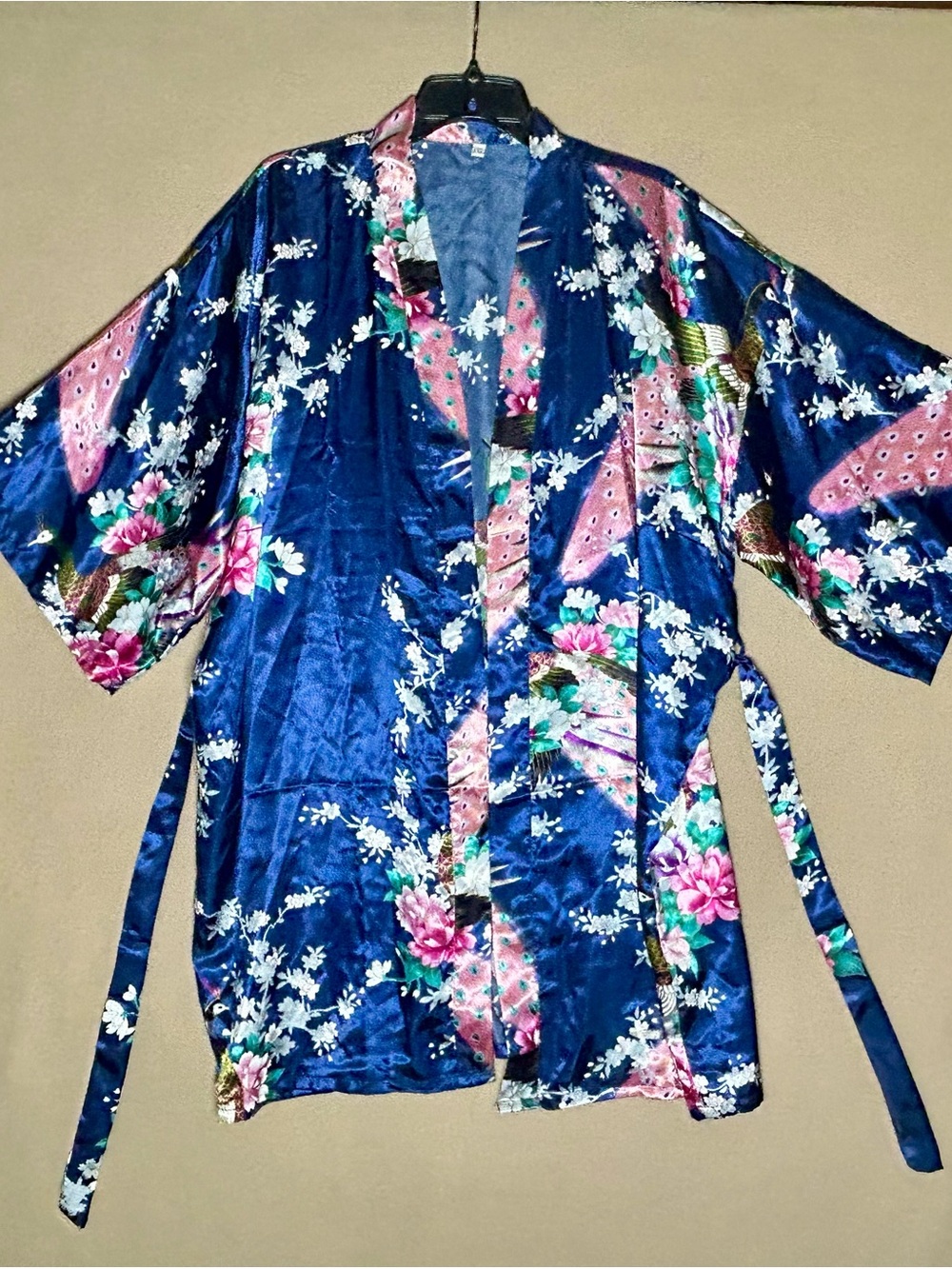 Plus size Kimono-Style Robe Floral with beautiful peacocks. Satin material 1X2X